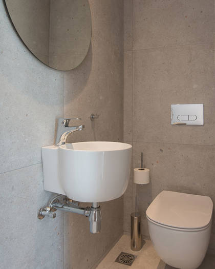 Nami Hotel Suites Suite bathroom