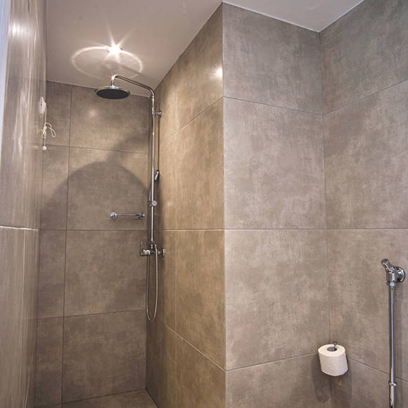 Nami Hotel Suites Double Superior Room bathroom