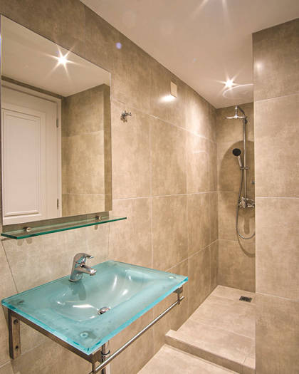Nami Hotel Suites Double Superior Room glass washbasin and shower