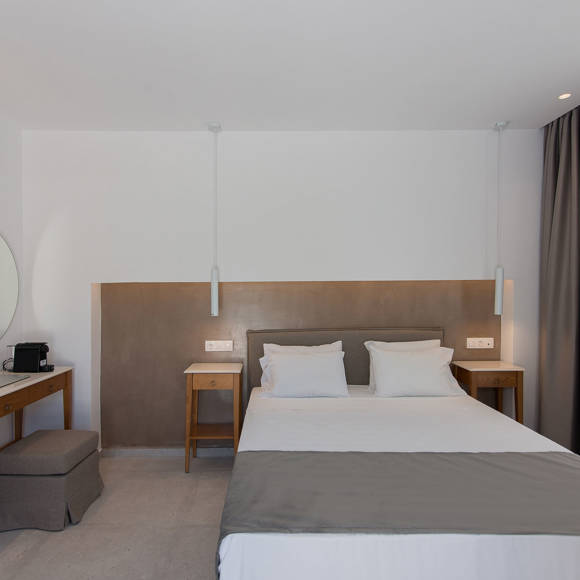 Nami Hotel Suites Deluxe Room bedroom