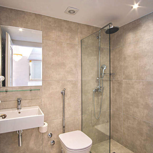 Nami Hotel Suites Double Superior Room bathroom shower and washbasin